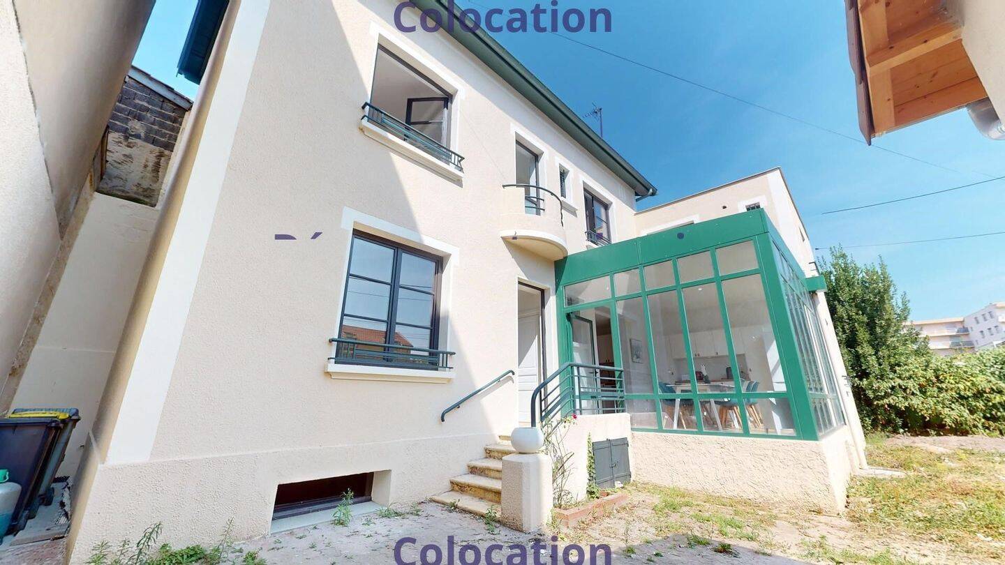 Chambre en colocation maison meublée — 21