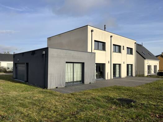 Villa à vendre 450 000 € 8 pièces 5 chambres 229 m² 700 m² de terrain Guignemicourt 80540