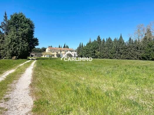 Maison à vendre 630 000 € 7 pièces 7 chambres 265 m² 17 000 m² de terrain Saint-Rémy-de-Provence 13210