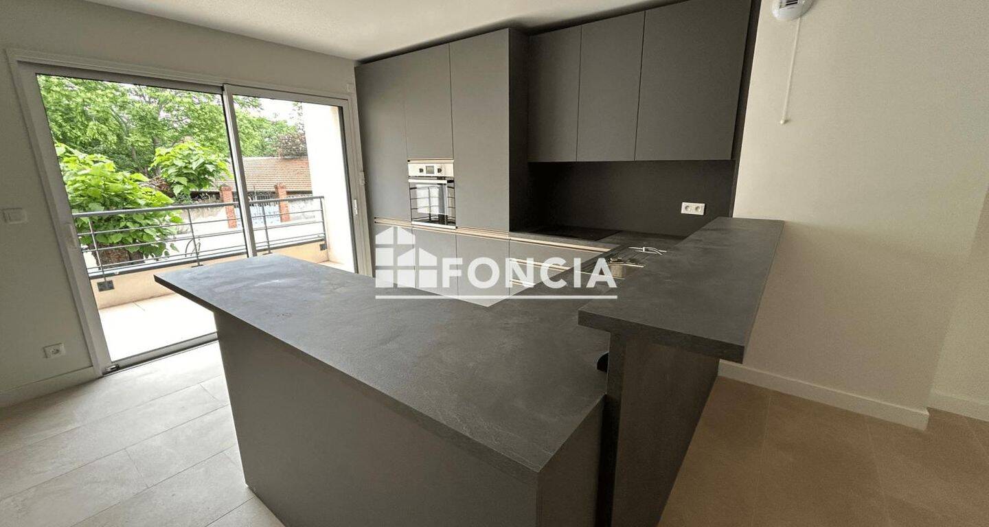 Maison 5 pièces 119 m² · à Lyon 3ème Arrondissement · 118,5 m² · 2 474 €