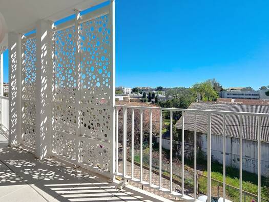 Appartement à vendre 349 000 € 3 pièces 2 chambres 59 m² Étage 3/4 La Bocca Cannes 06400