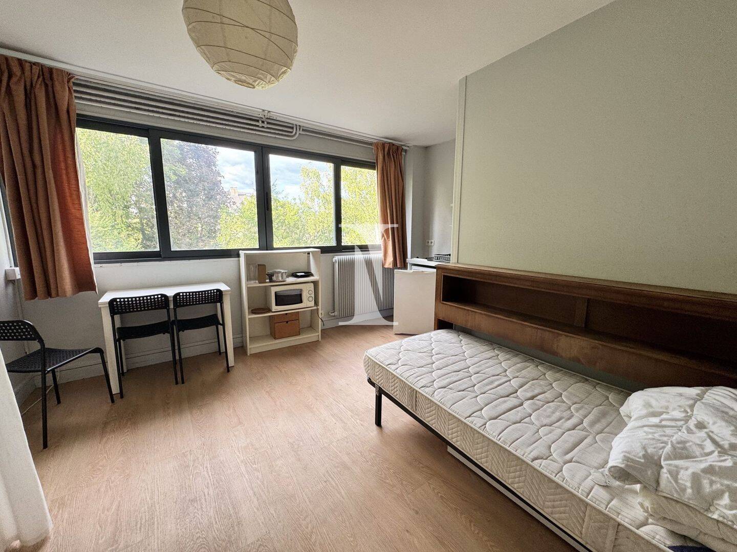 Appartement 1 pièce 18 m² · à Sceaux · 18 m² · 758 €
