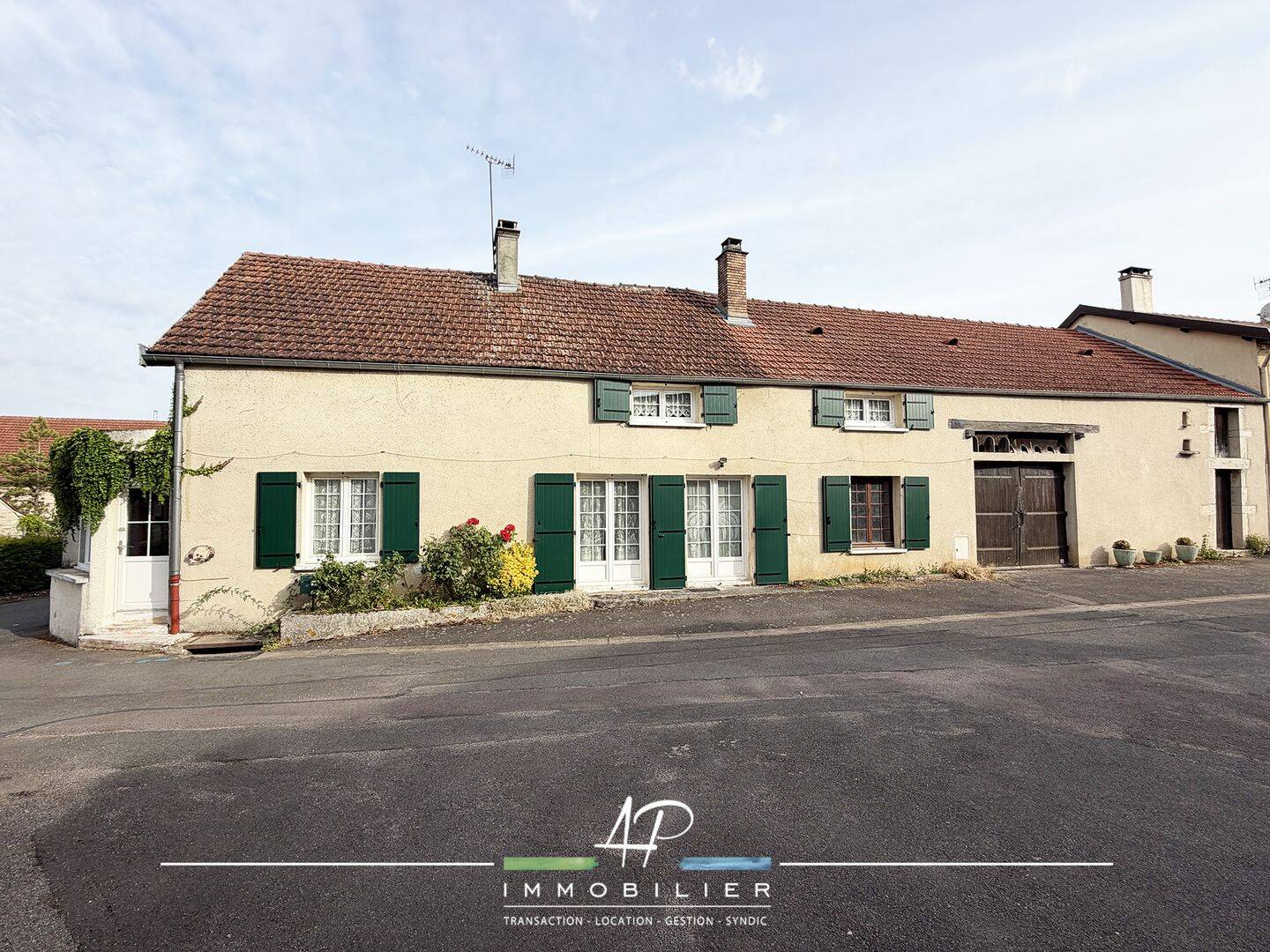 Maison 6 pièces 149 m² · à Norges-la-Ville · 148,5 m² · 260 000 €