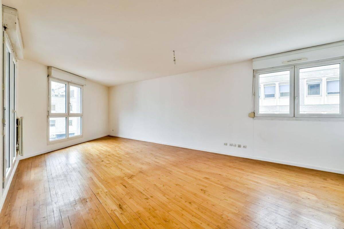 4 pièces 99 m² · à Lyon 3ème Arrondissement · 98,7 m² · 1 400 €/mois
