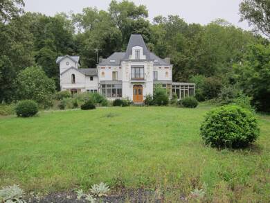 Hôtel particulier à vendre 880 000 € 4 chambres 125 502 m² de terrain St Amand les Eaux 59230