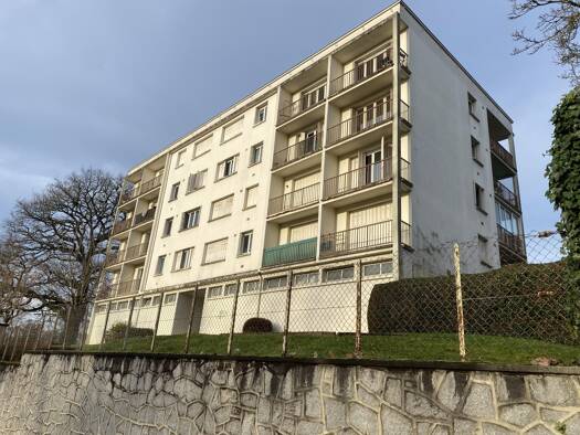 Appartement à vendre 60 000 € 2 pièces 1 chambre 45,7 m² Étage 1/3 Corgnac-Centre Commercial Limoges 87100