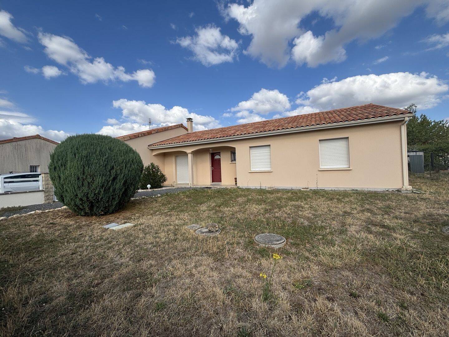 Maison 5 pièces 127 m² · à Roches-Prémarie-Andillé · 126,9 m² · 890 €