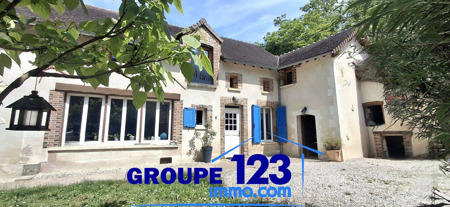 Maison 9 pièces 238 m² · à Poilly-sur-Tholon · 238 m² · 289 900 €