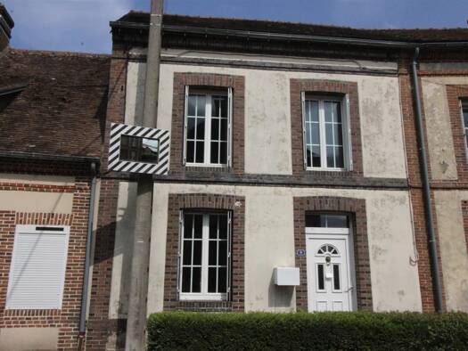 Maison à vendre 66 000 € 4 pièces 2 chambres 88 m² 135 m² de terrain L'Aigle 61300