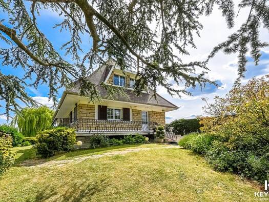 Maison à vendre 549 000 € 6 pièces 4 chambres 153 m² 1 319 m² de terrain Villiers-Adam 95840