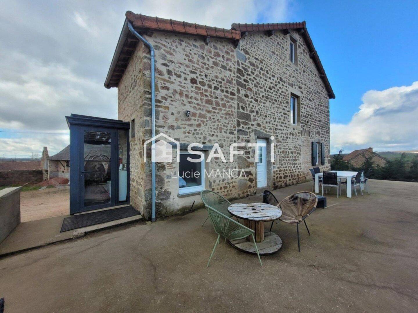 Maison 4 pièces 125 m² · à Saint-Martin-de-Salencey · 125 m² · 470 000 €