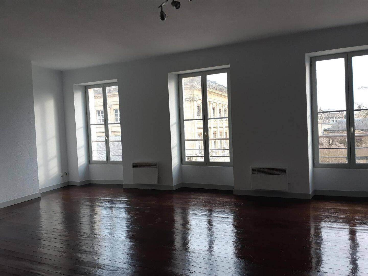 Appartement 4 pièces 114 m² · à Bordeaux · 113,7 m² · 1 680 €