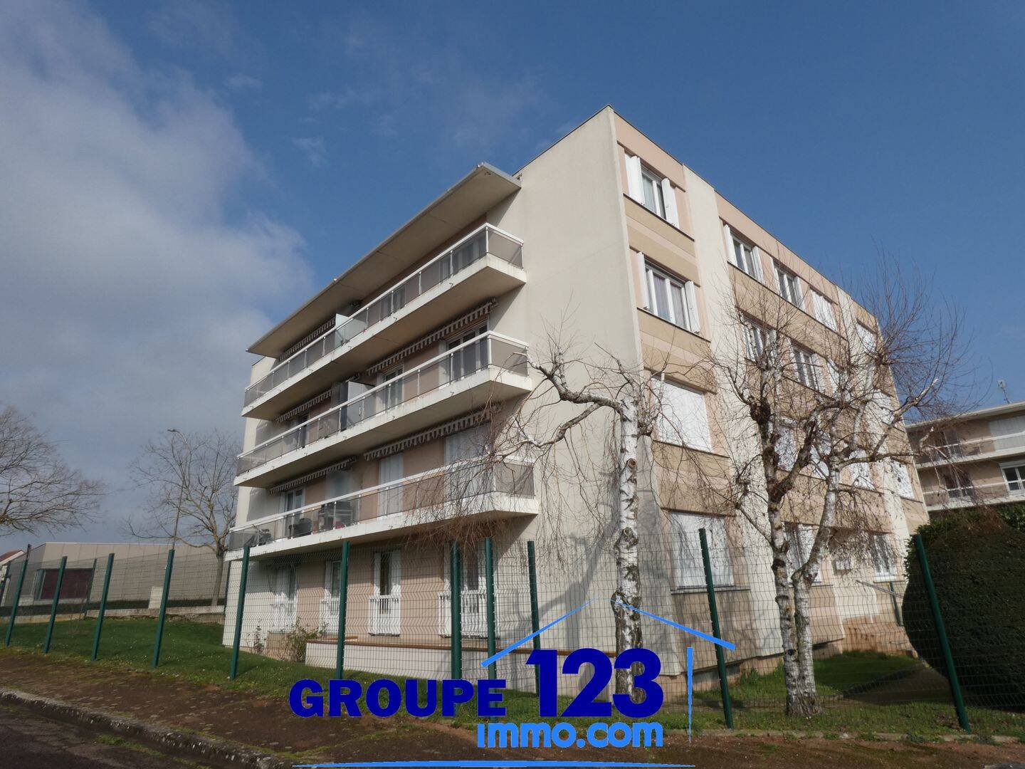 Appartement 4 pièces 81 m² · à Migennes · 80,5 m² · 55 900 €