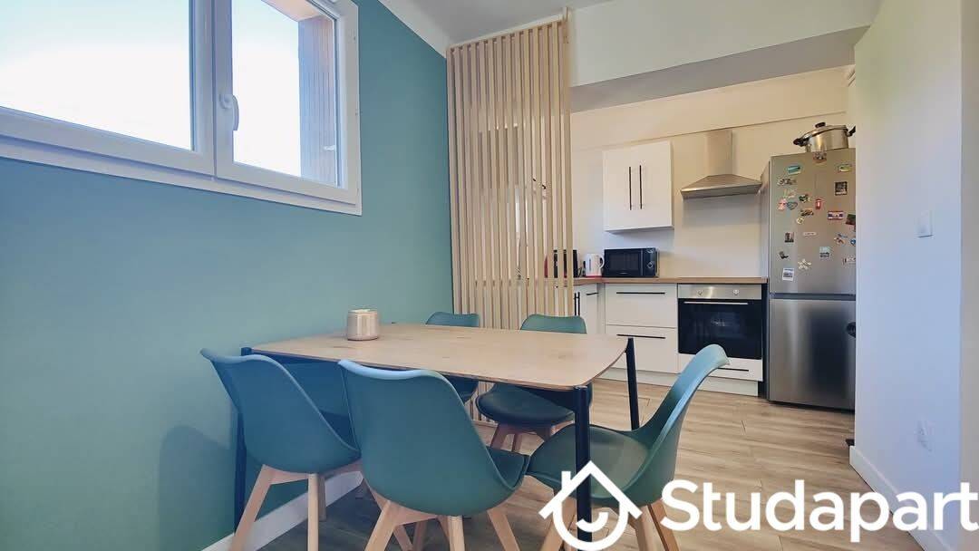 1 pièce 11 m² · à Toulon · 11 m² · 450 €