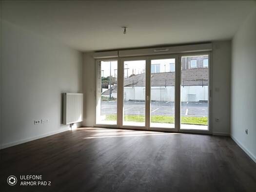 Appartement à louer 800 € 3 pièces 2 chambres 63 m² RDC Est Lens 62300