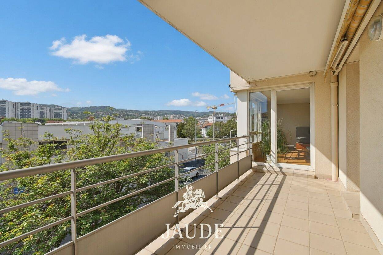 Appartement 4 pièces 92 m² · à Clermont-Ferrand · 92,4 m² · 270 000 €