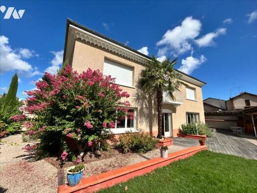 Maison à vendre 570 000 € 7 pièces 4 chambres 240 m² Feurs 42110