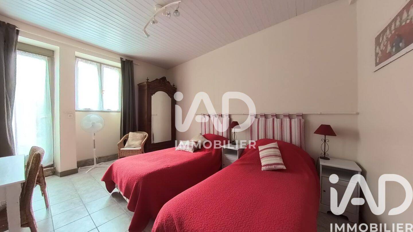 Maison 10 pièces 215 m² · à Mehun-sur-Yèvre · 215 m² · 199 000 €