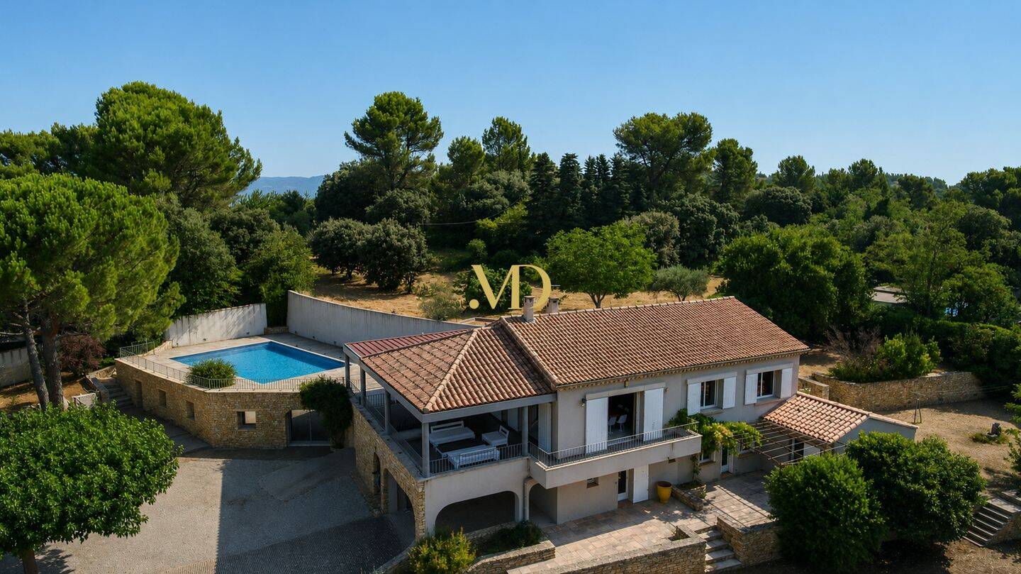 Maison 10 pièces 350 m² · à Apt · 350 m² · 970 000 €