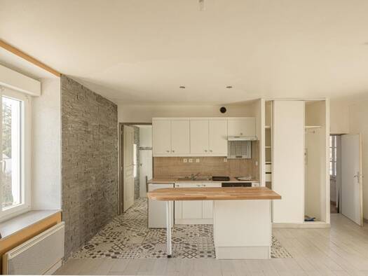 Immeuble à vendre 289 500 € 155 m² Hôtel de Ville Couëron 44220