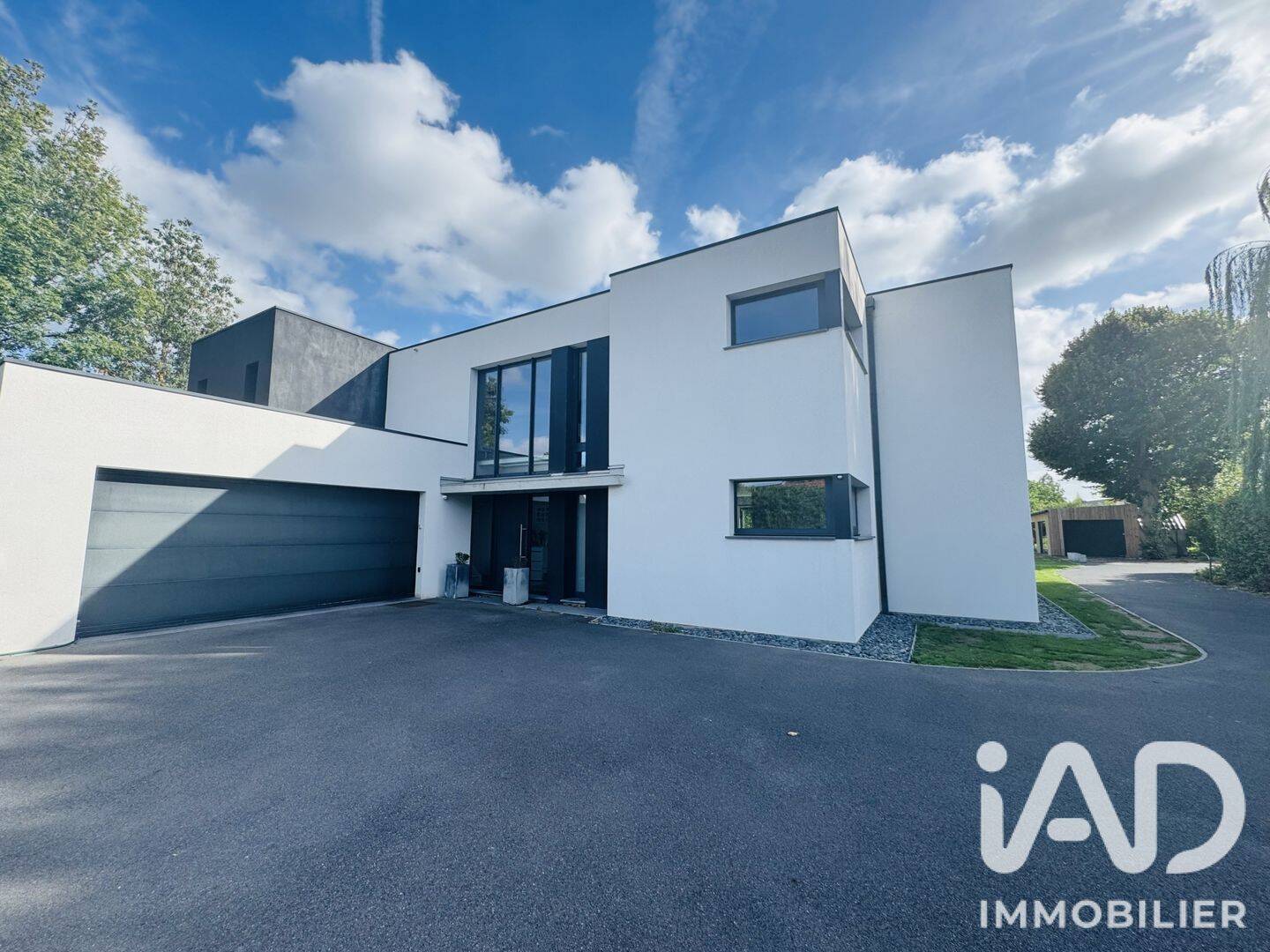 Maison 9 pièces 256 m² · à Santes · 256 m² · 1 495 000 €
