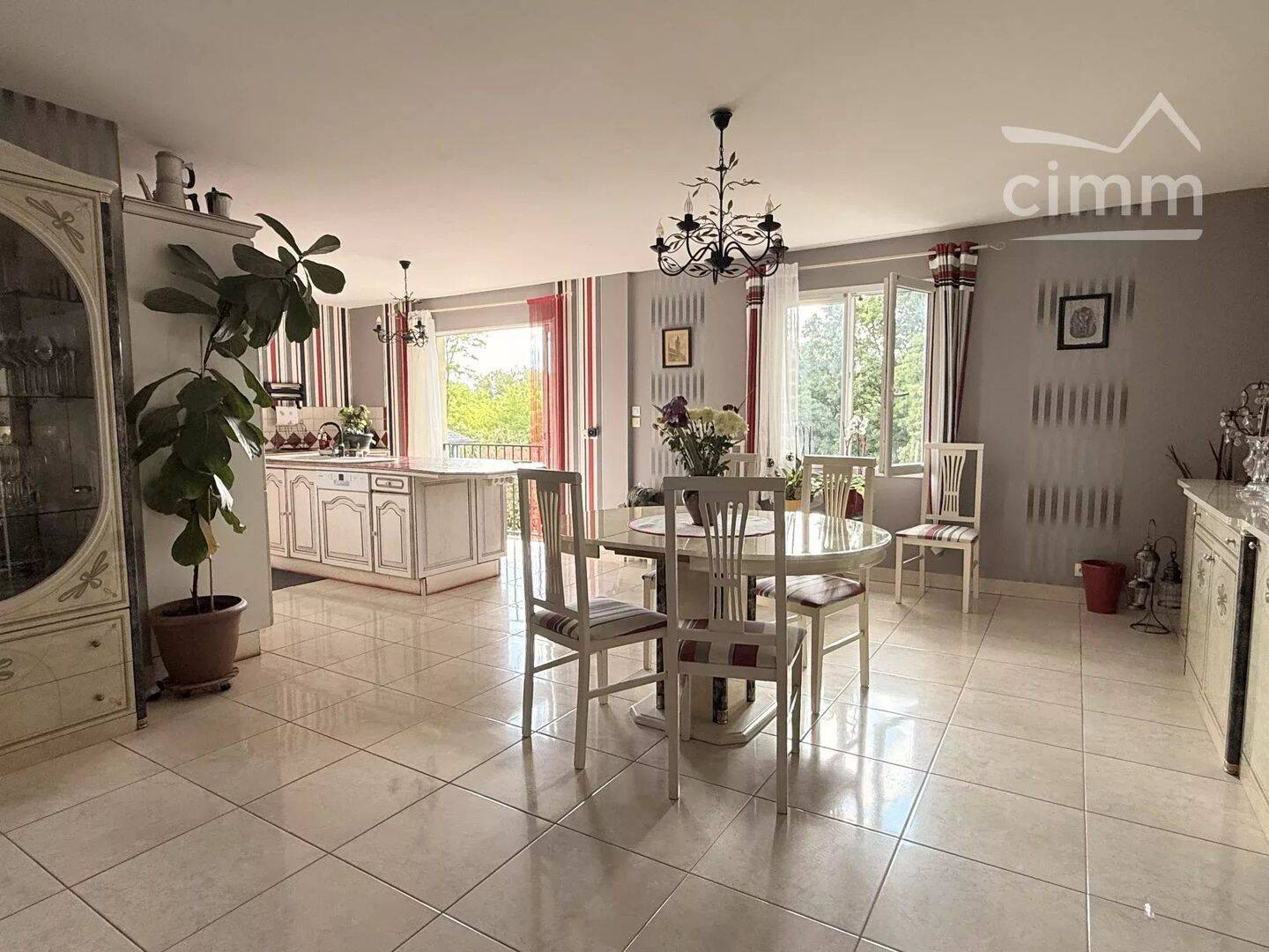 Maison 5 pièces 117 m² · à Veuzain-sur-Loire · 117 m² · 250 000 €