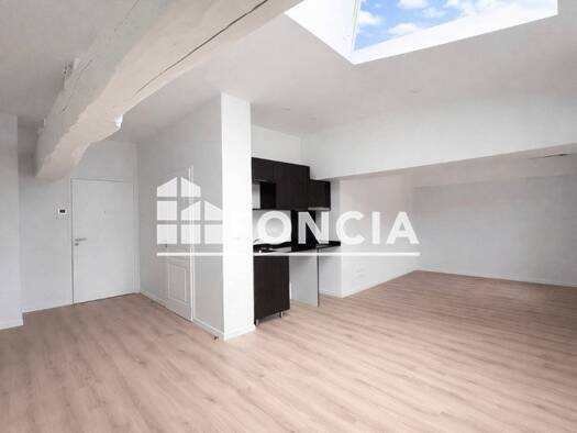 Appartement à louer 440 € 1 pièce 34,2 m² Étage 3/4 Agen 47000