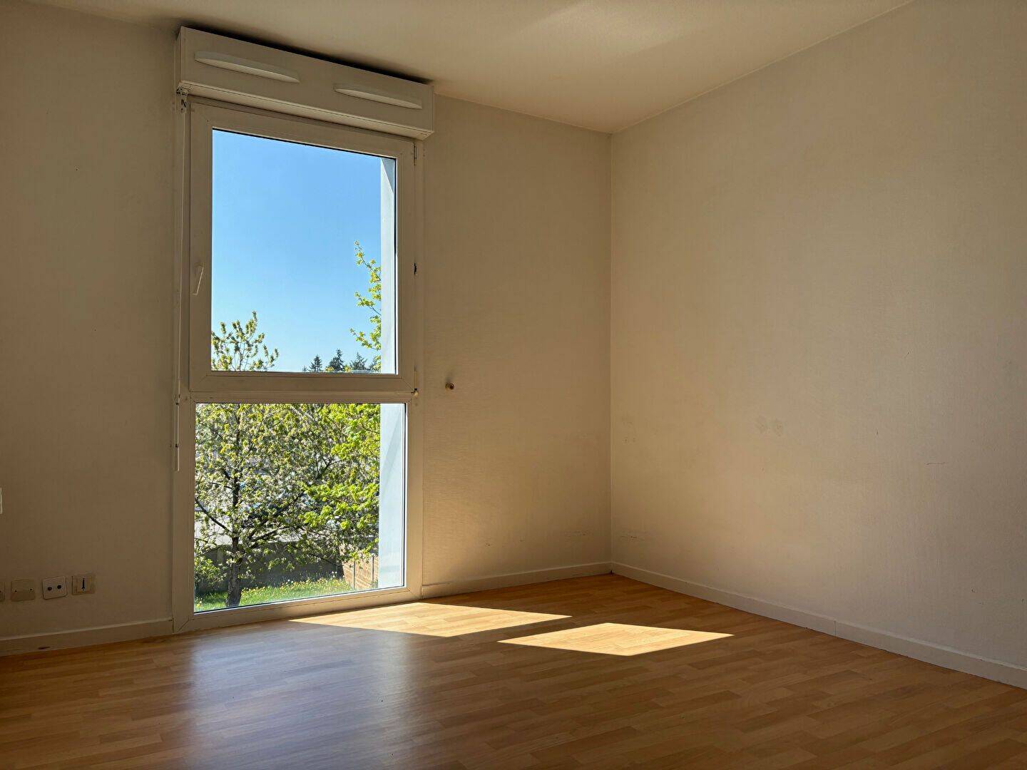 APPARTEMENT T1  DE 15.72M² AVEC PARKING - RENNES — 1