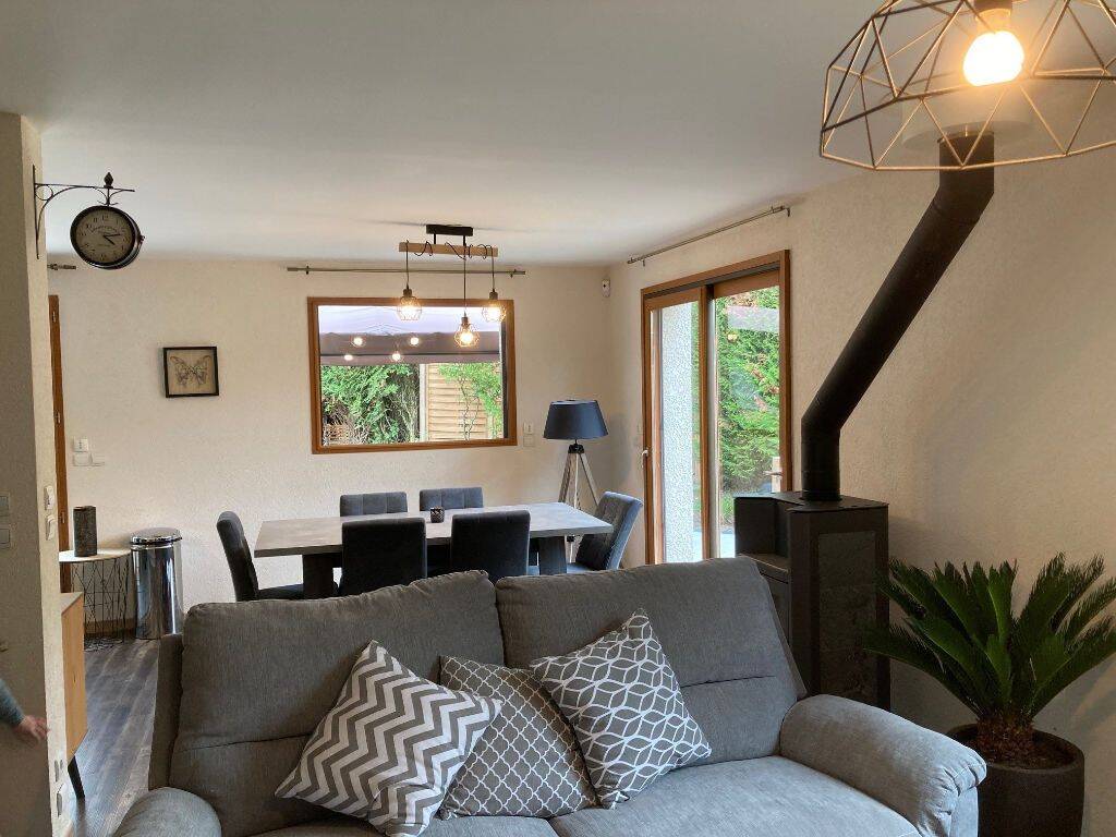 Maison 5 pièces 107 m² · à Valleiry · 107,2 m² · 2 400 €/mois