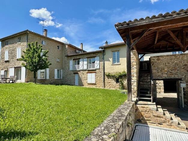 Villa à vendre 1 130 000 € 8 pièces 5 chambres 511 m² 1 594 m² de terrain Saint-Laurent-d'Agny 69440