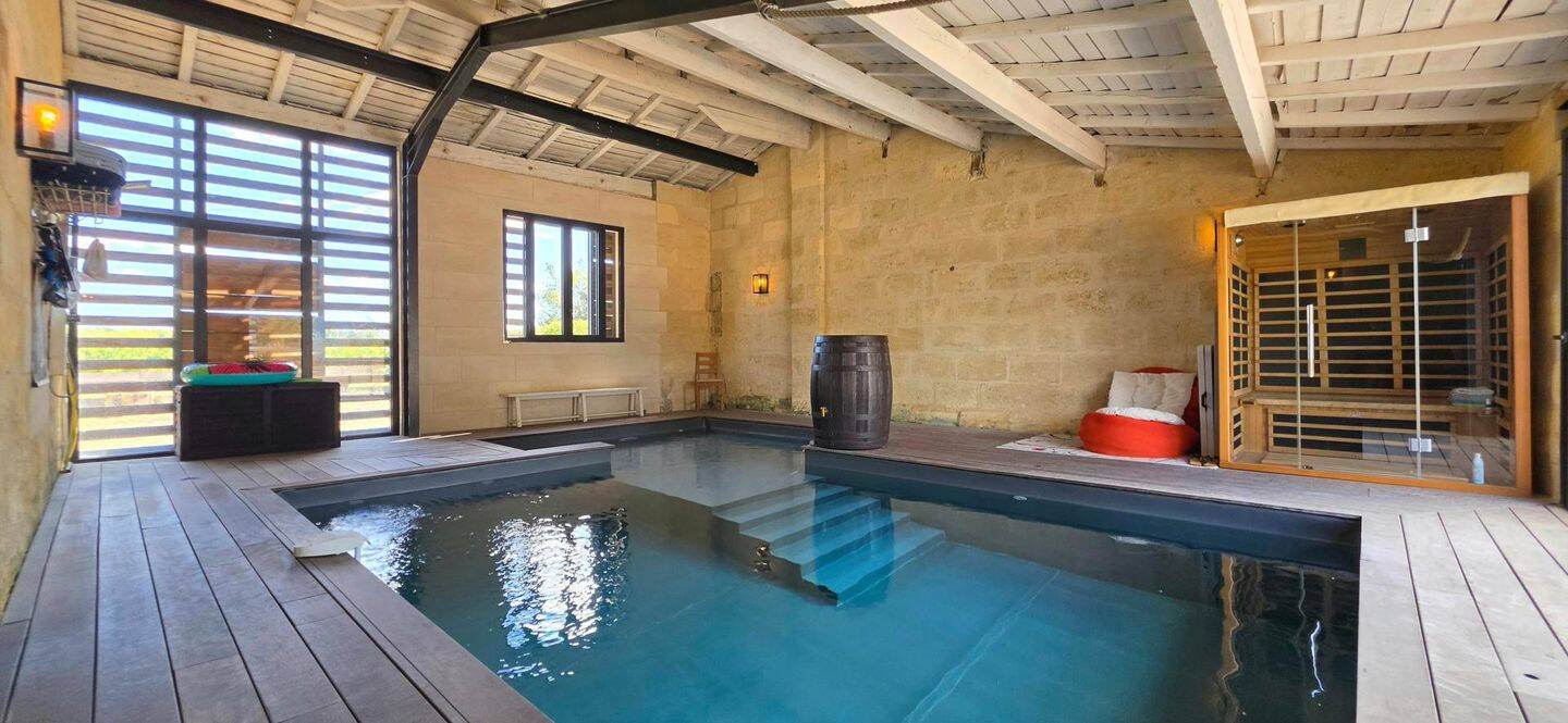 Maison 9 pièces 240 m² · à Vayres · 240 m² · 639 000 €