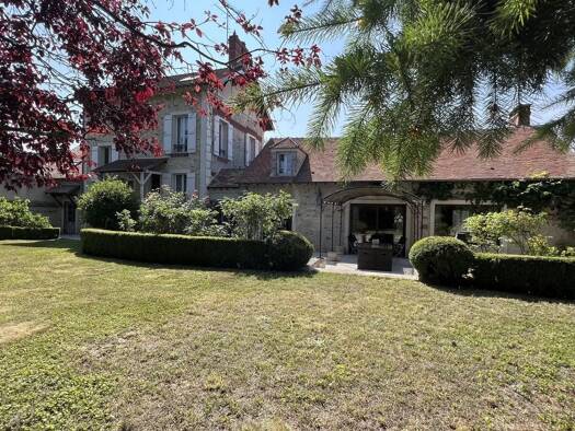 Maison à vendre 1 090 000 € 8 pièces 5 chambres 348 m² 2 098 m² de terrain Barbizon 77630