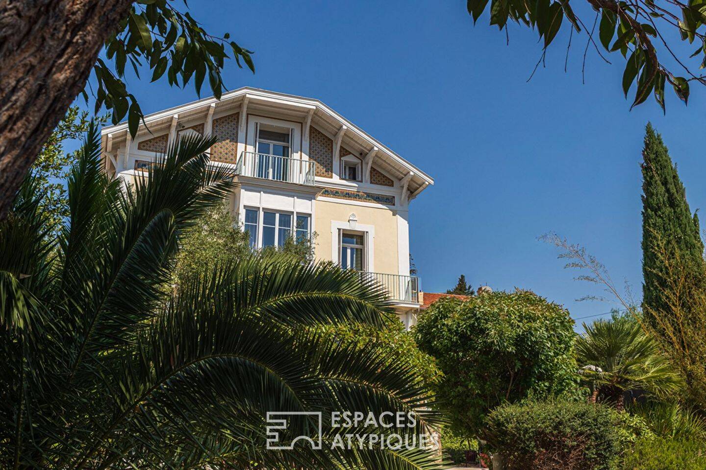 Maison 7 pièces 240 m² · à Hyères · 240 m² · 1 370 000 €