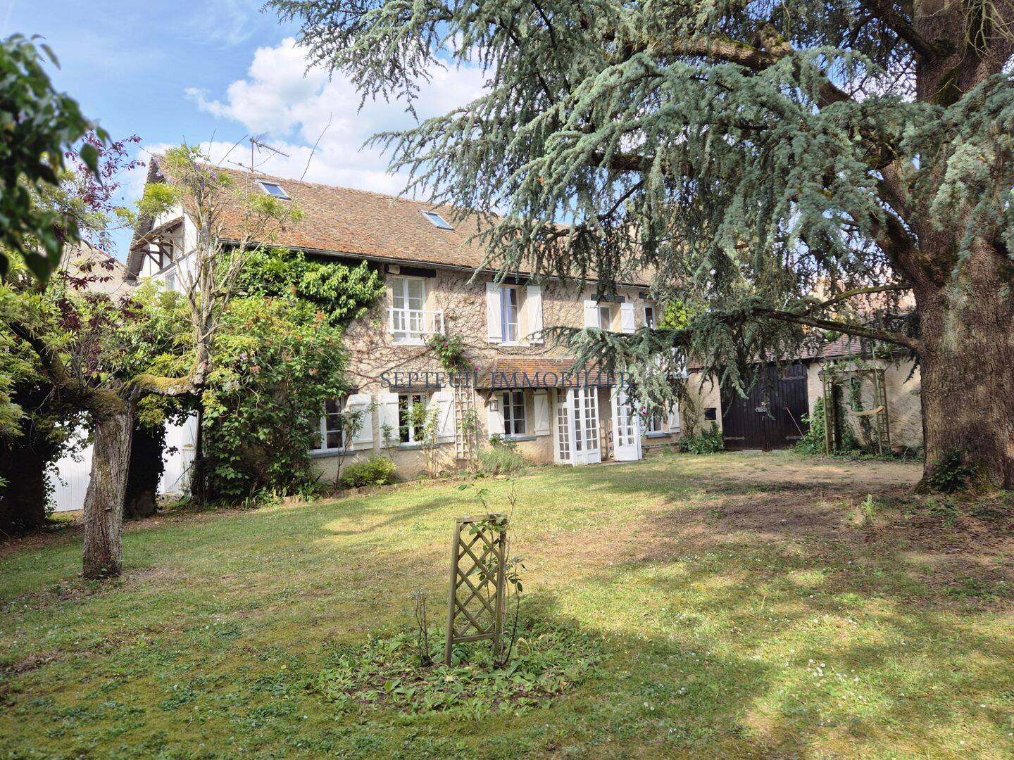 Maison 10 pièces 260 m² · à Septeuil · 260 m² · 540 000 €