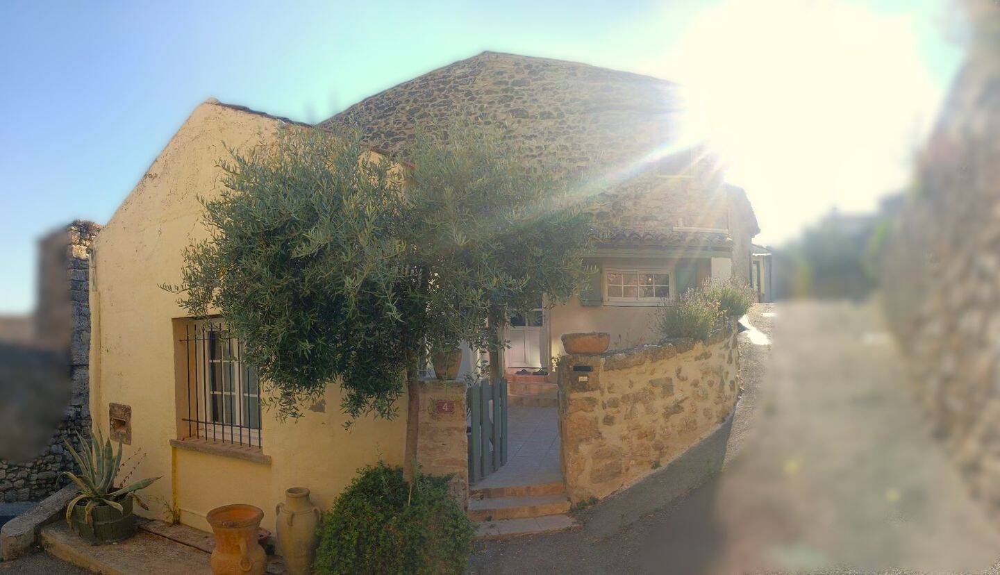 TRES BELLE MAISON T4 DE 71M2 ENTIEREMENT RENOVEE + JOLIE TER