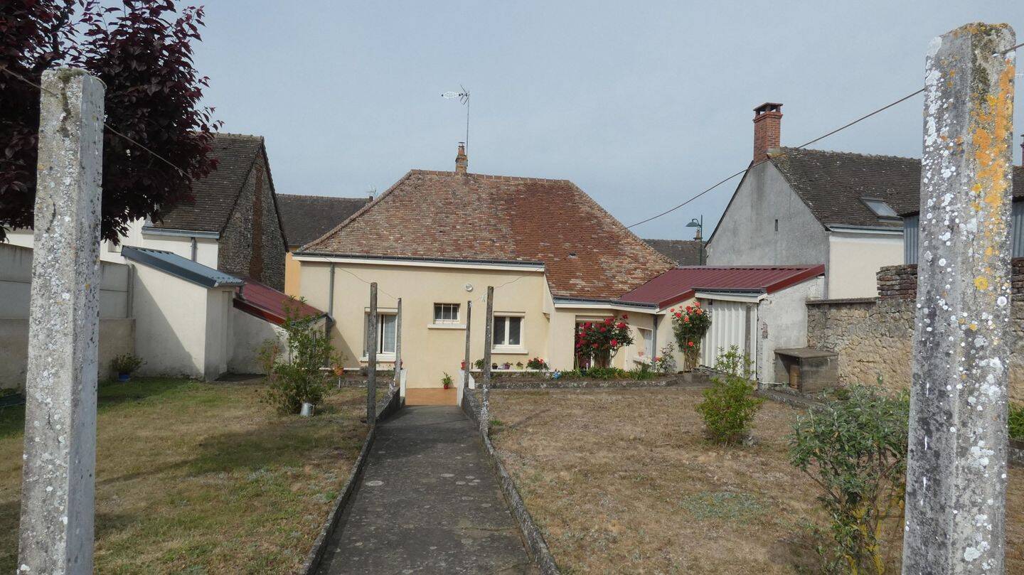 Maison 4 pièces 84 m² · à Le Breil-sur-Mérize · 84 m² · 100 000 €