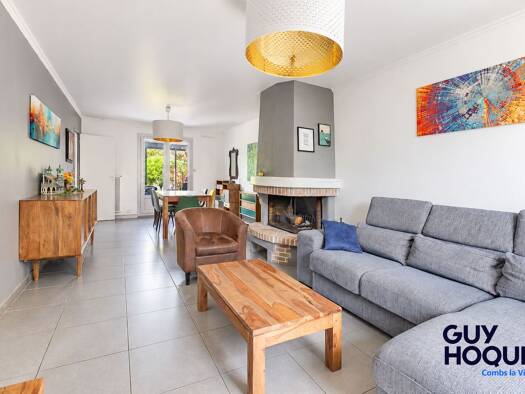 Maison à vendre 314 990 € 5 pièces 3 chambres 121 m² 200 m² de terrain La Closerie-Les Aulnes Combs-la-Ville 77380