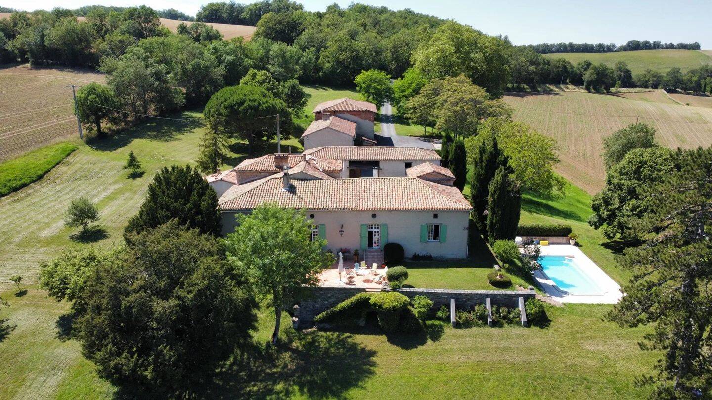 Maison 13 pièces 480 m² · à Puylaurens · 480 m² · 978 000 €