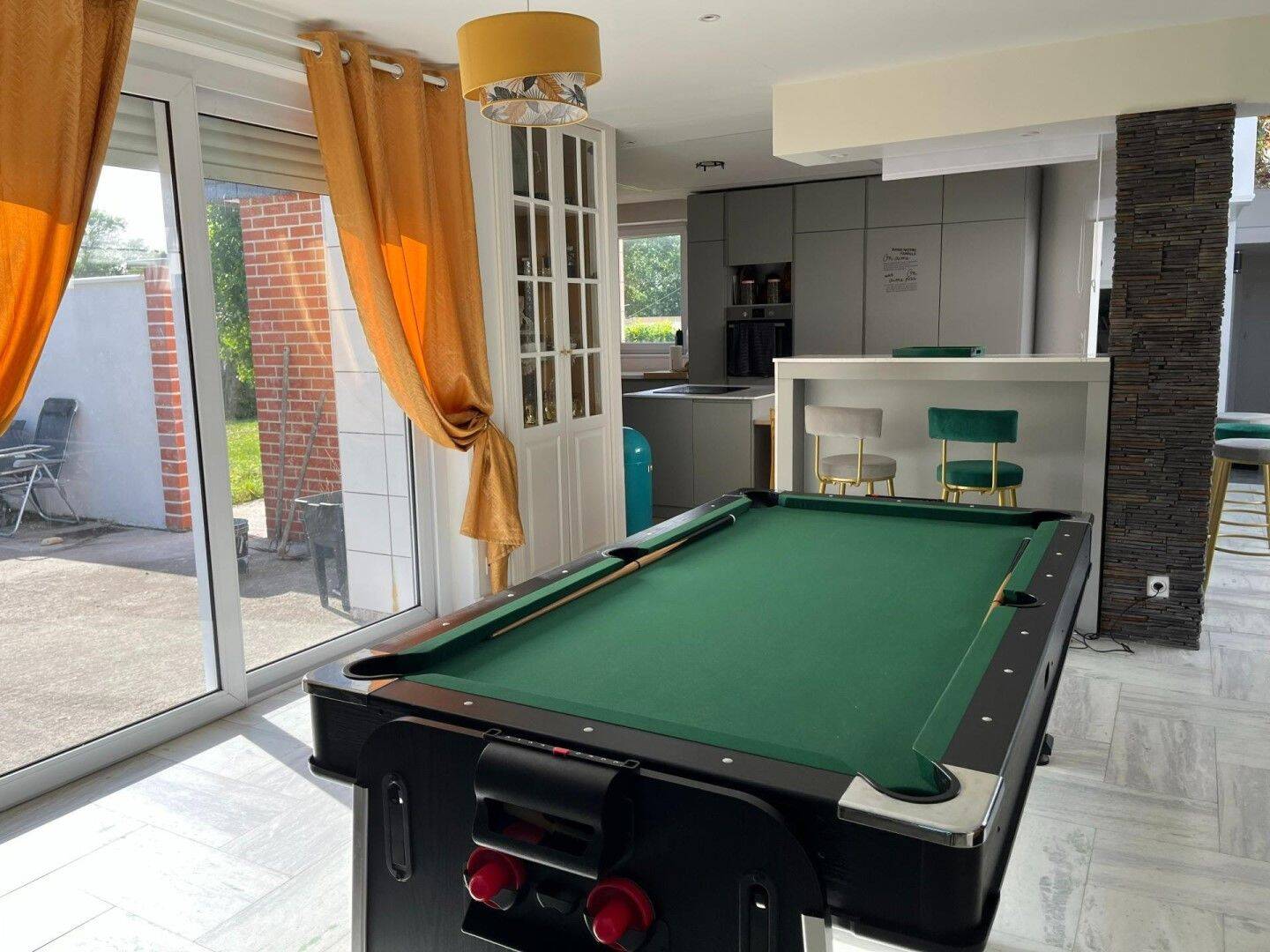 Maison 6 pièces 216 m² · à Fressenneville · 216 m² · 404 000 €