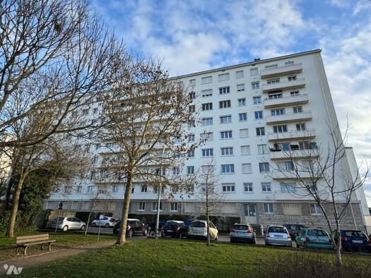Appartement à vendre 89 000 € 5 pièces 3 chambres 81,5 m² Étage 6/8 Troyes 10000