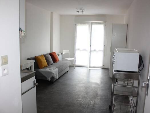 Appartement à louer 585 € 1 pièce 24,1 m² RDC/2 Lardy 91510