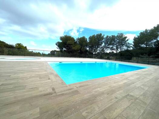 Appartement à louer - Première occupation 1 500 € 3 pièces 2 chambres 68 m² 1er étage Brusquet-Retenaou-Devens Vallauris 06220