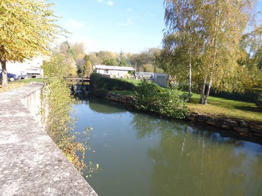 Maison de ville à vendre 40 000 € 6 pièces 3 chambres 120 m² 58 m² de terrain Le Prieure Est-Ecarts Saint-Florentin 89600