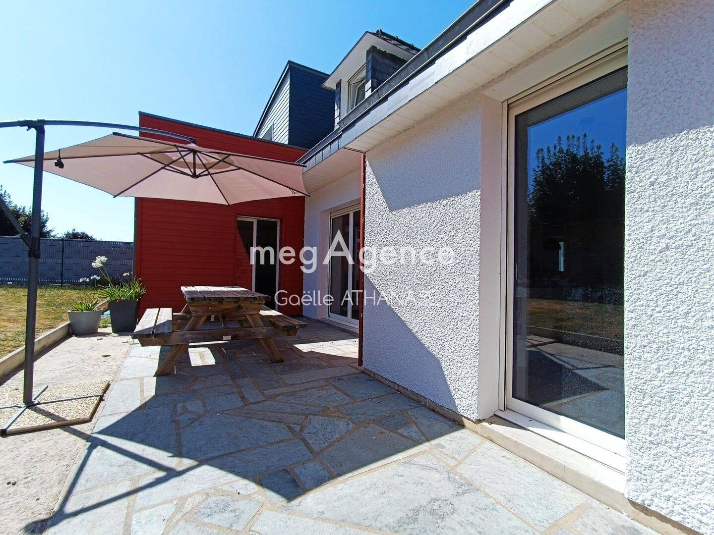 Maison 8 pièces 176 m² · à Étrelles · 176 m² · 338 750 €