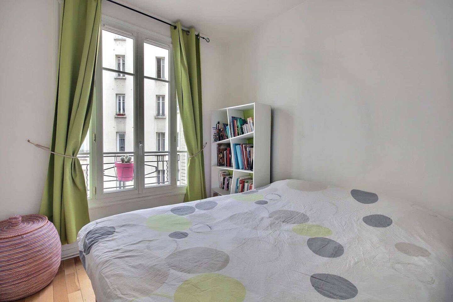 Appartement 1 pièce 37 m² · à Paris 18ème Arrondissement · 37 m² · 1 631 €