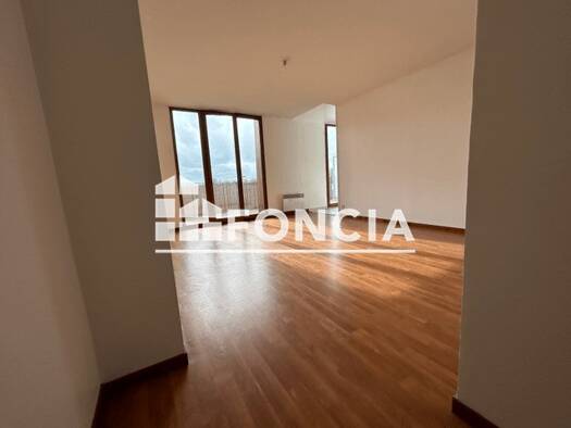 Appartement à louer 794 € 3 pièces 2 chambres 61,4 m² Étage 1/3 Aeroport-Ecarts Saint-Jacques-de-la-Lande 35136