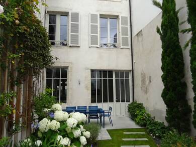 Hôtel particulier à vendre 1 050 000 € 9 pièces 6 chambres 270 m² 232 m² de terrain Bourgogne-Châtelet Orléans 45000