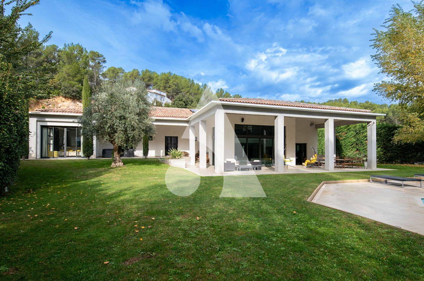Maison 5 pièces 272 m² · à Auriol · 272 m² · 1 350 000 €