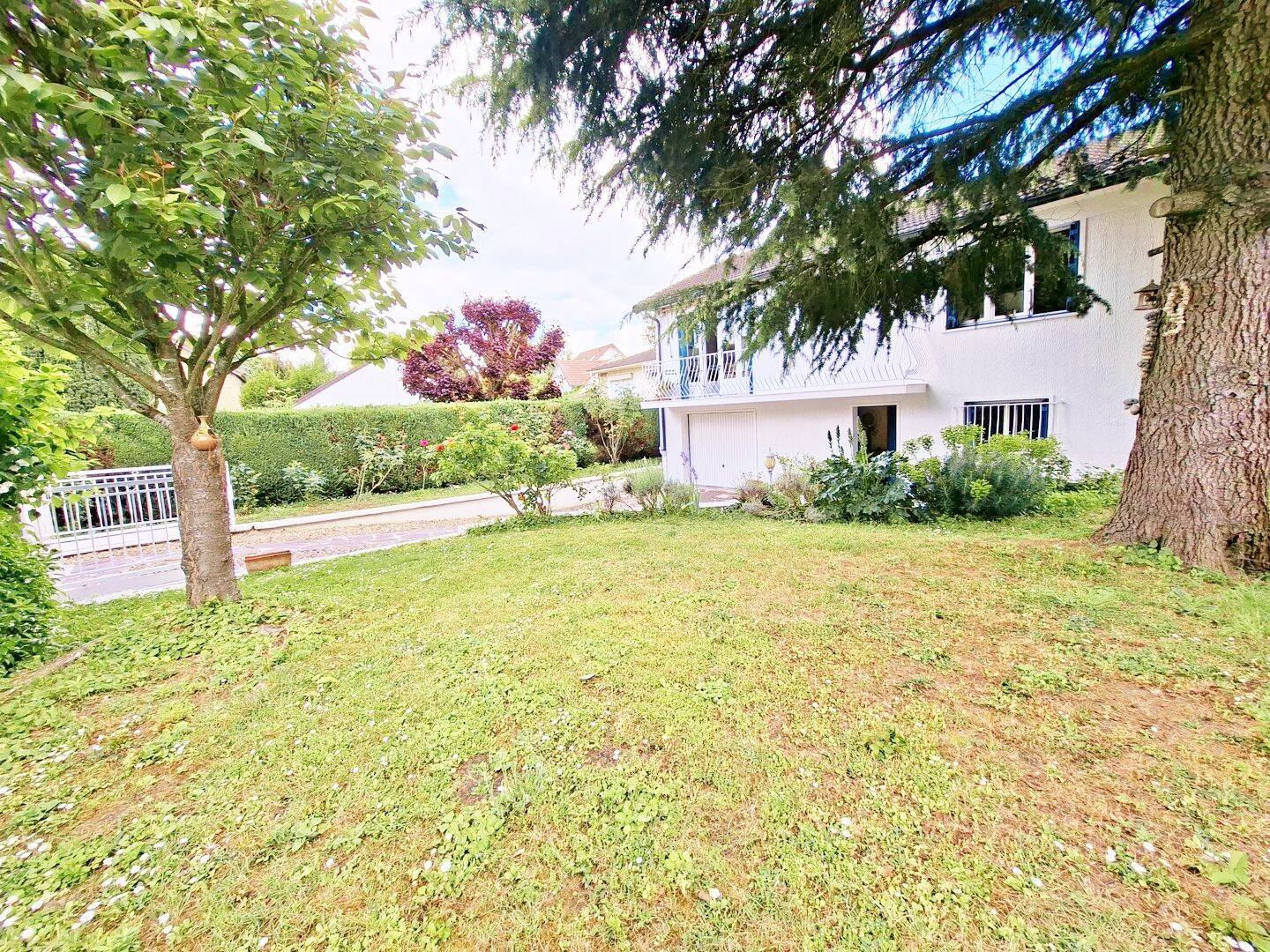 Maison 5 pièces 100 m² · à Saint-Ouen-l'Aumône · 100 m² · 339 000 €