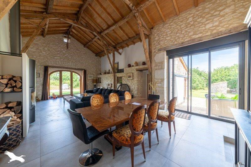 Maison en pierre de 5 pièces principales